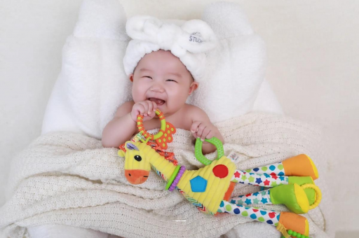 平湖宝宝的口欲期